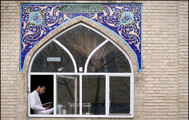 سخن بیشتر صغروی است:

 «غرب» را نفهمیدیم!