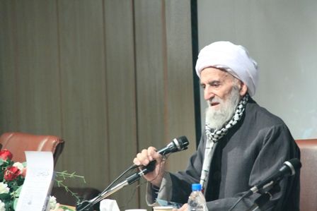 شیخ مصطفی رهنما در زبان پسر بزرگ او

 این پول را خرج فلسطین نکنی!