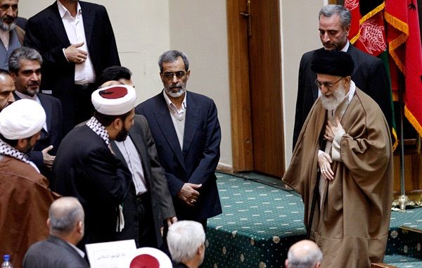 کلیپ:

 تفاخرهای غلط را کنار بگذارید