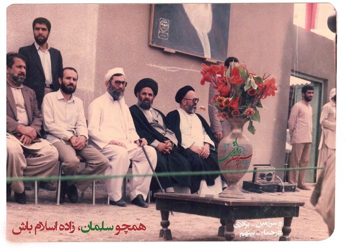 کسانی که به وحدت بی اهتمام باشند در روایات ما خائن دانسته شده اند