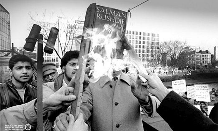 مراسم ارتحال امام 

روابط رسمی را باید رها کرد