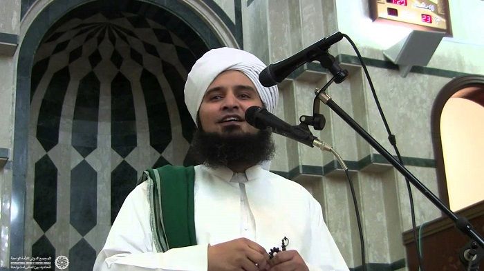 فیلم

 روضه خوانی عالم بزرگ اهل سنت برای امام حسین «ع»