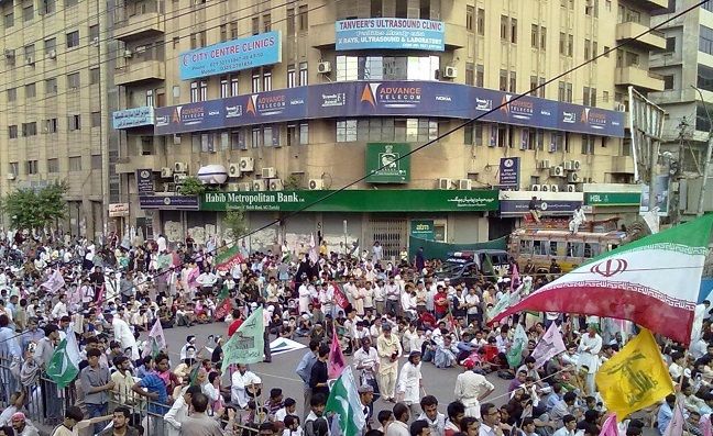 خاطراتی از تاثیرات انقلاب اسلامی در پاکستان:

مراسم فاتحه شهید رجایی توسط یک عربستانی!
